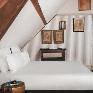 *** Hotel Madeleine De Senlis France